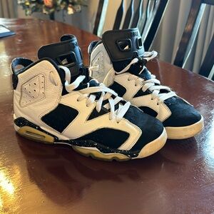 Jordan 6 “Oreo” size 5y